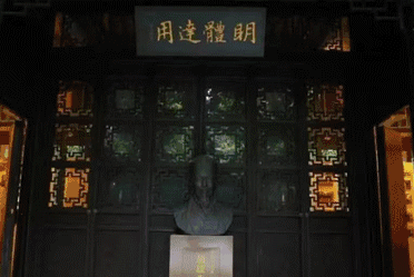 165750jqkkmphpq2ik8wp2.gif