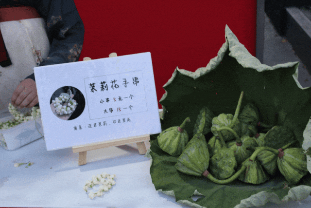 184030p844taonwkt3u2x2.gif