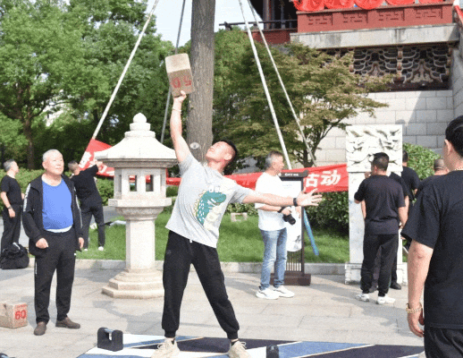 182218ducc6r796pcrc5wu.gif